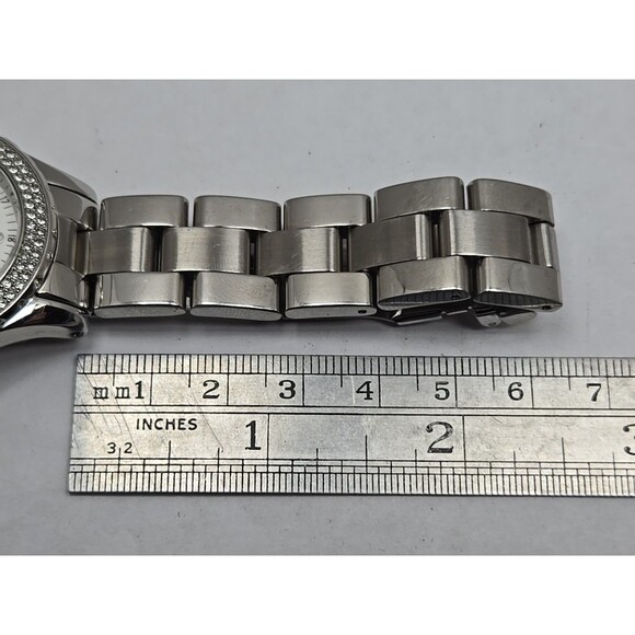 Michael Kors MK54C1 Silver Crystal Bezel White Dial Date Quartz New Battery - Picture 10 of 12